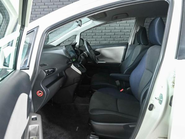 Toyota Wish II с пробегом 2010 года, цена 1 190 000 рублей, 149365 км, минивэн, Автокод Объявления