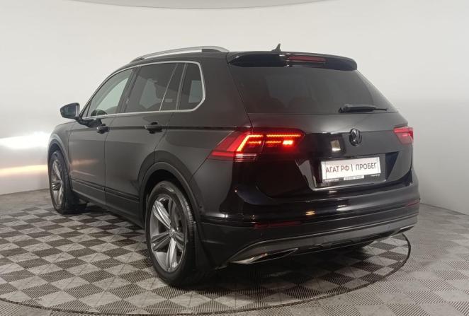 Volkswagen Tiguan II с пробегом 2017 года, цена 2 390 000 рублей, 240582 км, внедорожник, Автокод Объявления