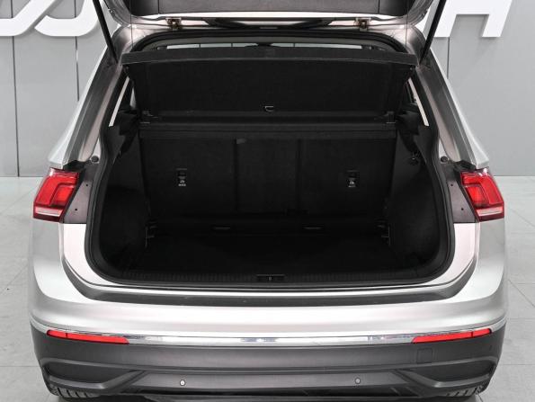 Volkswagen Tiguan II Рестайлинг с пробегом 2021 года, цена 2 649 000 рублей, 109878 км, внедорожник, Автокод Объявления