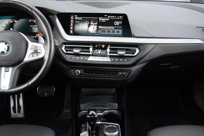 BMW 1 серии III (F40) с пробегом 2023 года, цена 3 200 000 рублей, 17304 км, хэтчбек, Автокод Объявления