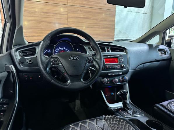 Kia Ceed II с пробегом 2012 года, цена 899 900 рублей, 195712 км, хэтчбек, Автокод Объявления