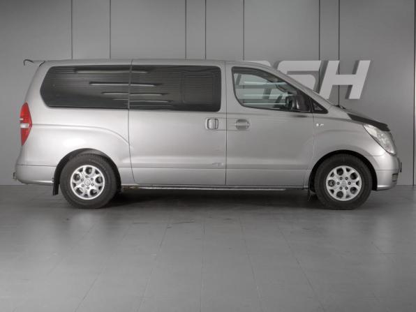 Hyundai Grand Starex I с пробегом 2014 года, цена 1 819 000 рублей, 261228 км, минивэн, Автокод Объявления