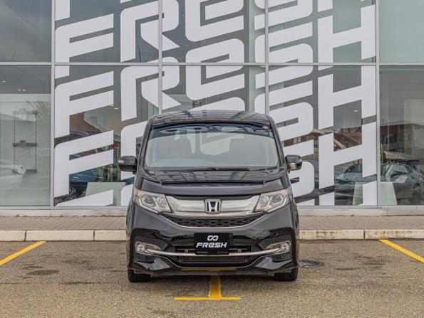 Honda Stepwgn V с пробегом 2016 года, цена 2 164 000 рублей, 90100 км, минивэн, Автокод Объявления