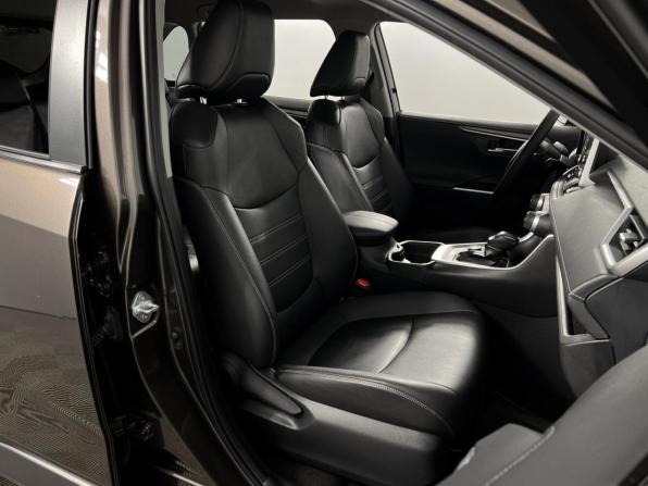 Toyota RAV4 V (XA50) с пробегом 2020 года, цена 2 859 900 рублей, 105425 км, внедорожник, Автокод Объявления