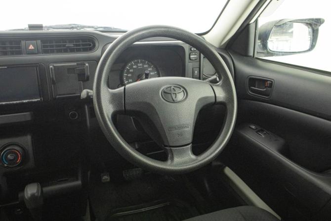 Toyota Probox I Рестайлинг с пробегом 2018 года, цена 1 079 000 рублей, 104639 км, универсал, Автокод Объявления