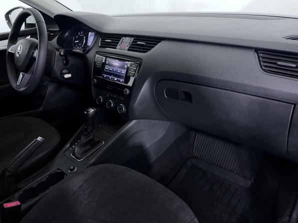 Skoda Octavia III (A7) Рестайлинг с пробегом 2018 года, цена 1 477 000 рублей, 171063 км, лифтбек, Автокод Объявления