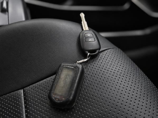 Toyota Wish II Рестайлинг с пробегом 2015 года, цена 1 645 000 рублей, 90809 км, минивэн, Автокод Объявления