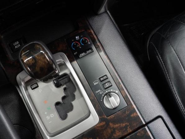Toyota Land Cruiser 200 Series Рестайлинг 1 с пробегом 2012 года, цена 3 600 000 рублей, 227192 км, внедорожник, Автокод Объявления
