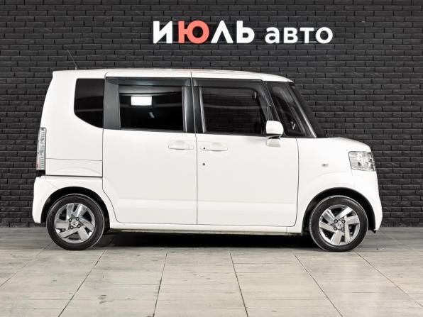 Honda N-BOX I Рестайлинг с пробегом 2017 года, цена 965 000 рублей, 61413 км, минивэн, Автокод Объявления