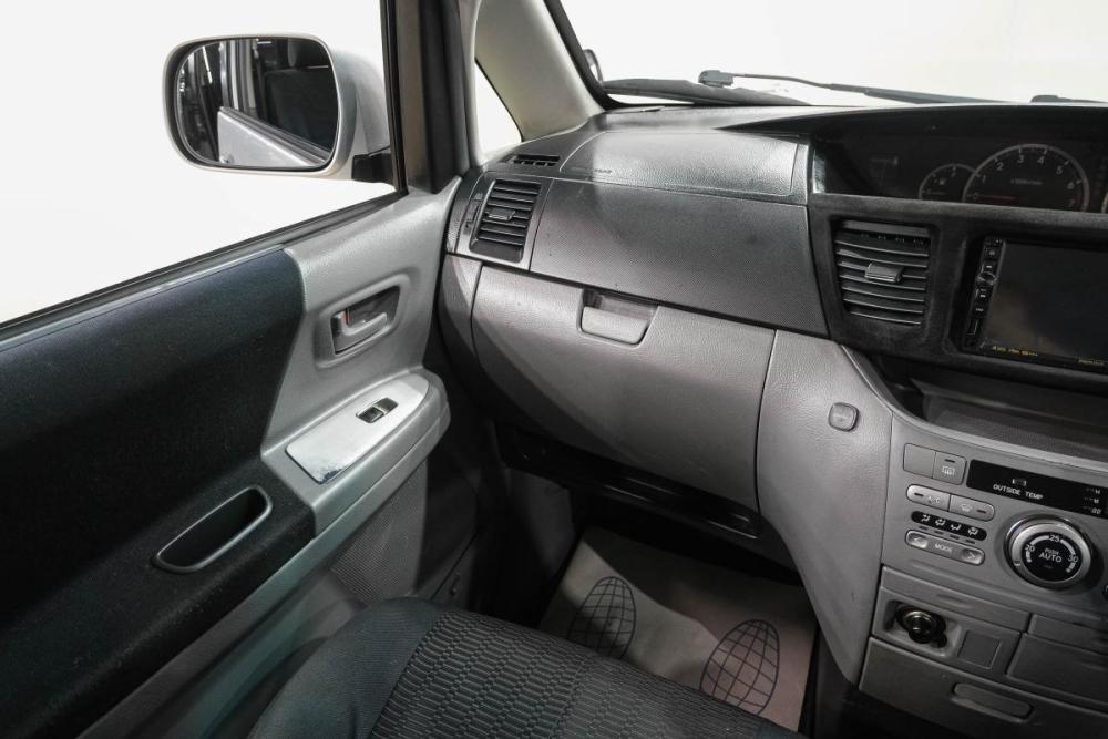 Toyota Voxy I (R60) Новокузнецк  - изображение 17