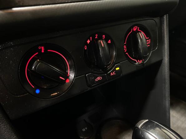 Volkswagen Polo V Рестайлинг с пробегом 2020 года, цена 1 199 000 рублей, 130000 км, седан, Автокод Объявления