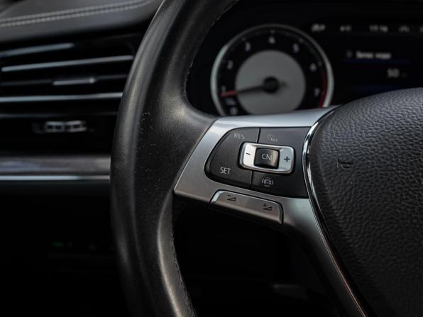 Volkswagen Touareg III с пробегом 2018 года, цена 4 160 000 рублей, 129288 км, внедорожник, Автокод Объявления