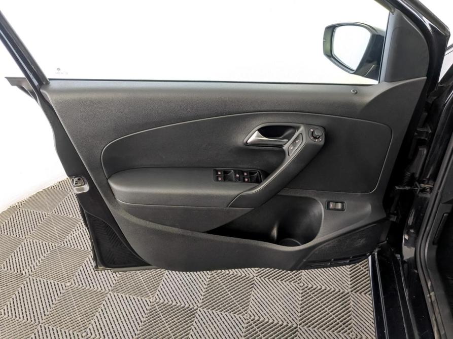 Volkswagen Polo V Рестайлинг Москва  - изображение 19