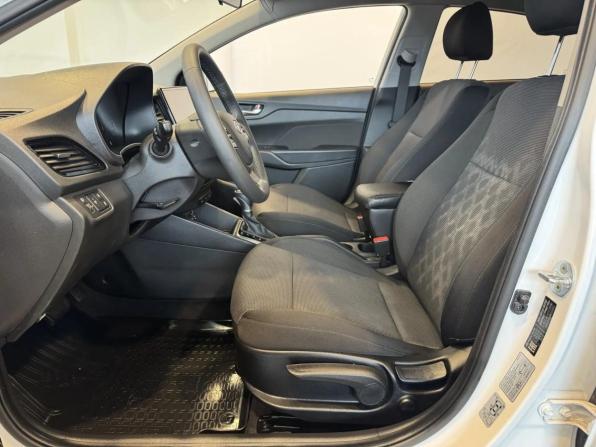 Hyundai Solaris II Рестайлинг с пробегом 2022 года, цена 1 819 000 рублей, 50905 км, седан, Автокод Объявления