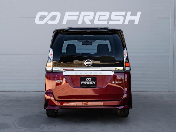 Nissan Serena V (C27) с пробегом 2018 года, цена 2 465 000 рублей, 122506 км, минивэн, Автокод Объявления