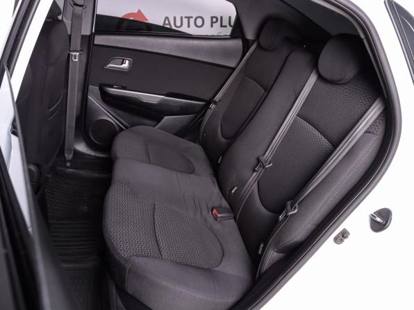 Kia Rio III Рестайлинг с пробегом 2015 года, цена 945 000 рублей, 138100 км, седан, Автокод Объявления