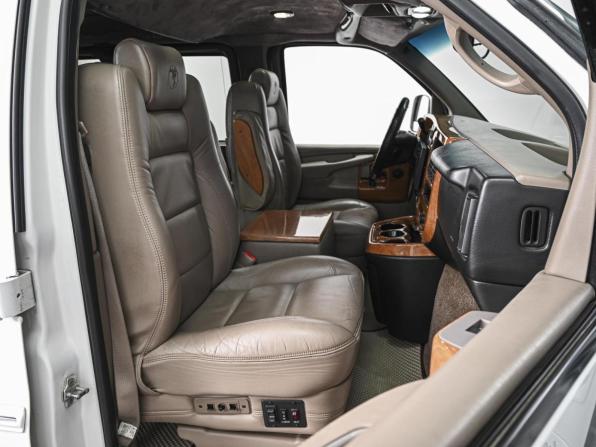 GMC Savana I Рестайлинг с пробегом 2010 года, цена 4 441 000 рублей, 171159 км, минивэн, Автокод Объявления