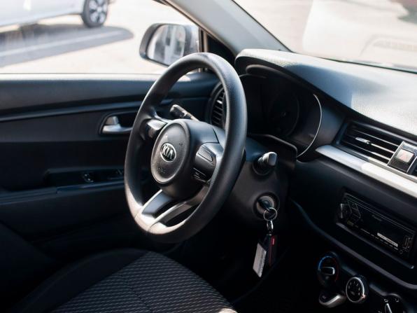 Kia Rio IV с пробегом 2018 года, цена 1 130 000 рублей, 114229 км, седан, Автокод Объявления