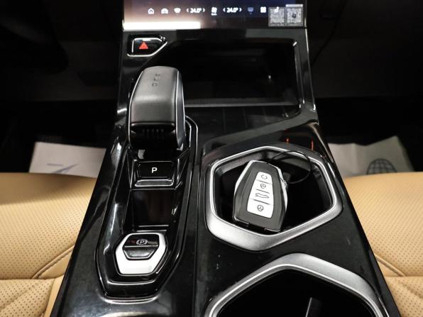 Geely Atlas II с пробегом 2023 года, цена 2 550 000 рублей, 41851 км, внедорожник, Автокод Объявления