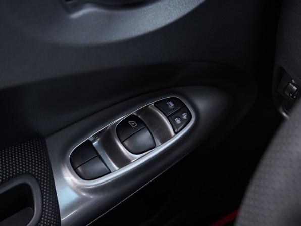 Nissan Juke I с пробегом 2011 года, цена 794 000 рублей, 203047 км, внедорожник, Автокод Объявления
