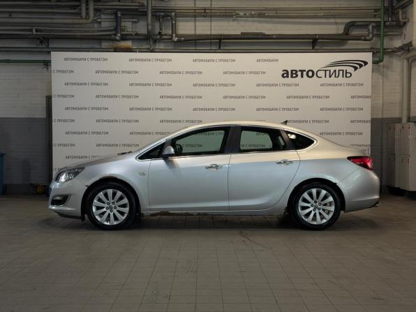 Opel Astra J Рестайлинг с пробегом 2013 года, цена 699 000 рублей, 193000 км, седан, Автокод Объявления