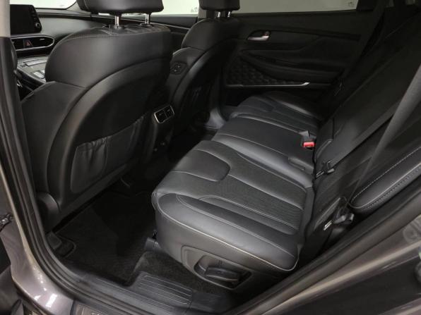 Hyundai Santa Fe IV Рестайлинг с пробегом 2023 года, цена 3 650 000 рублей, 45746 км, внедорожник, Автокод Объявления