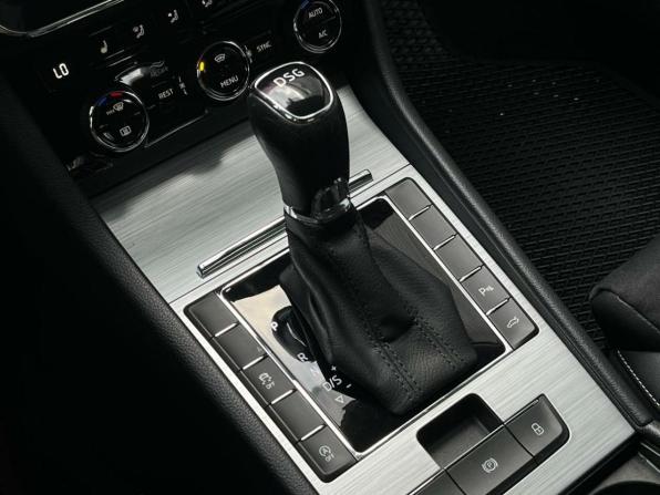 Skoda Superb III Рестайлинг с пробегом 2021 года, цена 2 099 000 рублей, 139031 км, лифтбек, Автокод Объявления