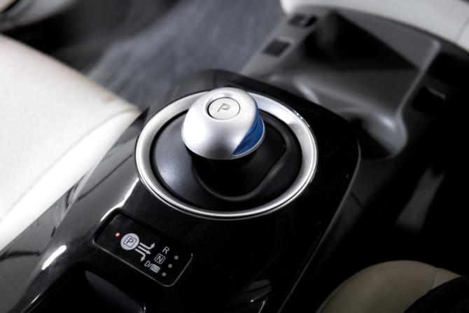 Nissan Leaf I (ZE0/AZE0) с пробегом 2012 года, цена 499 000 рублей, 65500 км, хэтчбек, Автокод Объявления