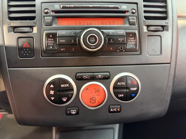Nissan Tiida I Рестайлинг с пробегом 2010 года, цена 810 000 рублей, 238262 км, хэтчбек, Автокод Объявления