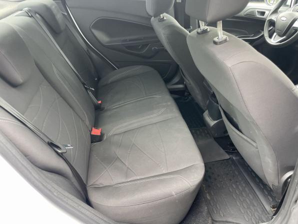 Ford Fiesta Mk6 Рестайлинг с пробегом 2015 года, цена 799 000 рублей, 131194 км, седан, Автокод Объявления