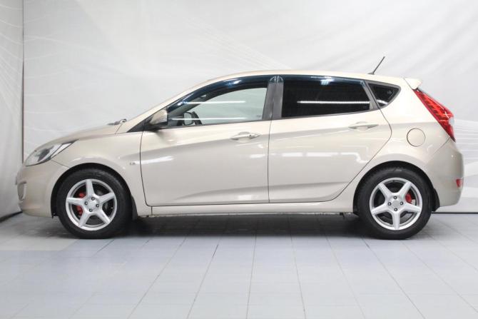 Hyundai Solaris I с пробегом 2012 года, цена 900 000 рублей, 161418 км, хэтчбек, Автокод Объявления