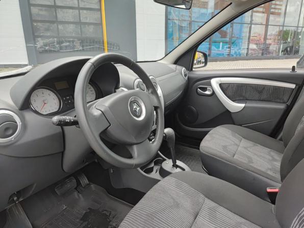 Renault Logan I Рестайлинг с пробегом 2013 года, цена 675 000 рублей, 94176 км, седан, Автокод Объявления
