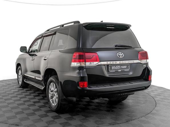Toyota Land Cruiser 200 Series Рестайлинг 2 с пробегом 2017 года, цена 5 835 000 рублей, 167264 км, внедорожник, Автокод Объявления