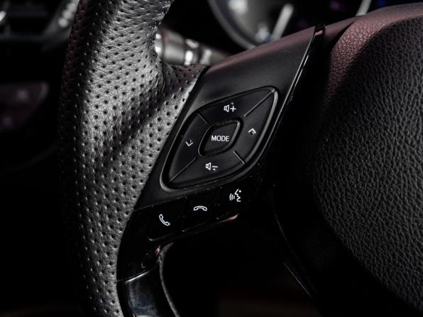 Toyota C-HR I Рестайлинг с пробегом 2020 года, цена 2 180 000 рублей, 69505 км, внедорожник, Автокод Объявления