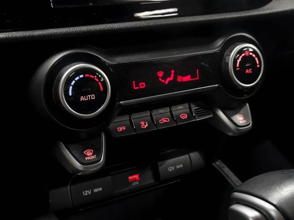 Kia Rio IV Рестайлинг с пробегом 2021 года, цена 1 810 000 рублей, 21490 км, хэтчбек, Автокод Объявления