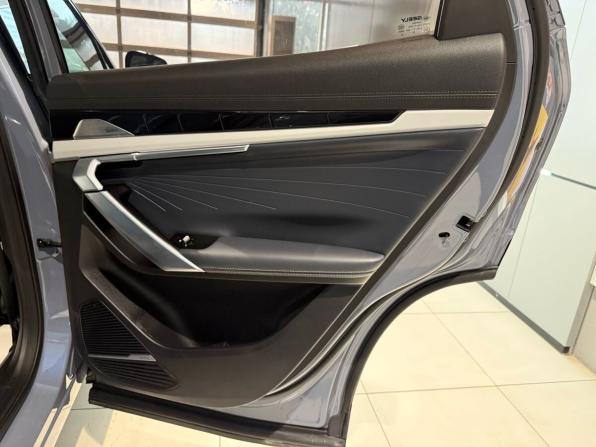 Geely Atlas II с пробегом 2023 года, цена 2 900 000 рублей, 52414 км, внедорожник, Автокод Объявления