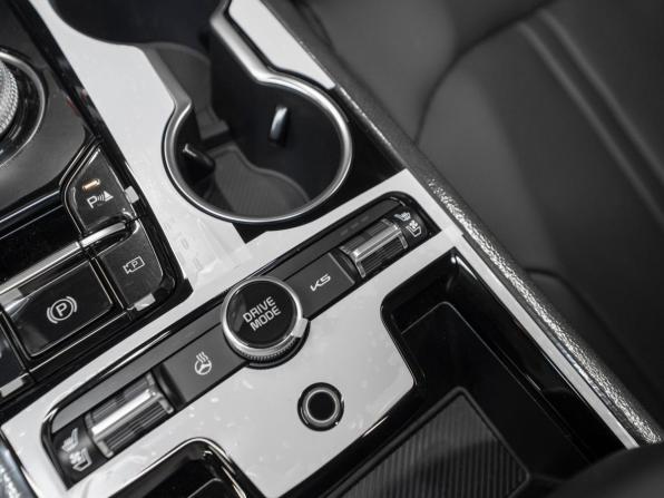 Kia K5 III Рестайлинг с пробегом 2026 года, цена 4 900 000 рублей, 15 км, седан, Автокод Объявления