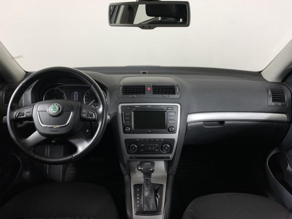 Skoda Octavia II (A5) Рестайлинг с пробегом 2013 года, цена 865 000 рублей, 216310 км, лифтбек, Автокод Объявления