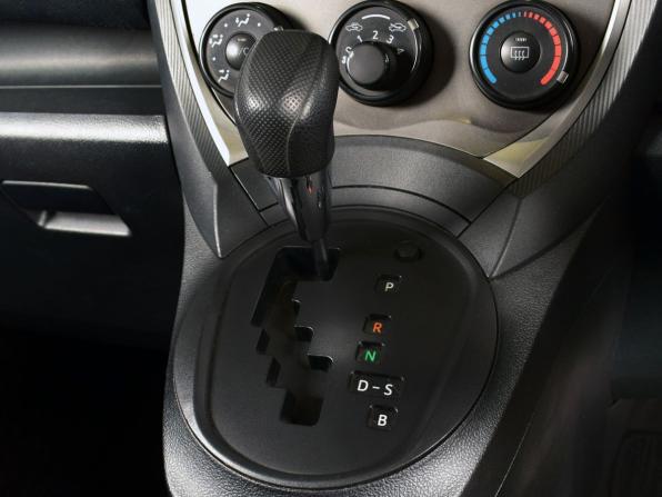 Toyota Ractis II с пробегом 2011 года, цена 689 995 рублей, 183344 км, хэтчбек, Автокод Объявления