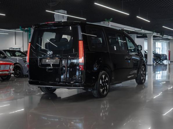 Hyundai Staria I Рестайлинг с пробегом 2026 года, цена 7 250 000 рублей, 42 км, минивэн, Автокод Объявления