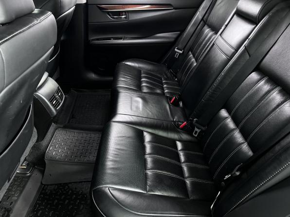 Lexus ES VI Рестайлинг с пробегом 2015 года, цена 2 350 000 рублей, 200000 км, седан, Автокод Объявления