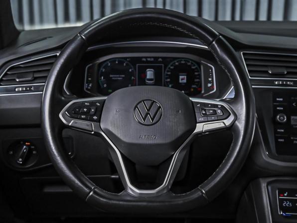Volkswagen Tiguan II Рестайлинг с пробегом 2021 года, цена 3 239 000 рублей, 126103 км, внедорожник, Автокод Объявления