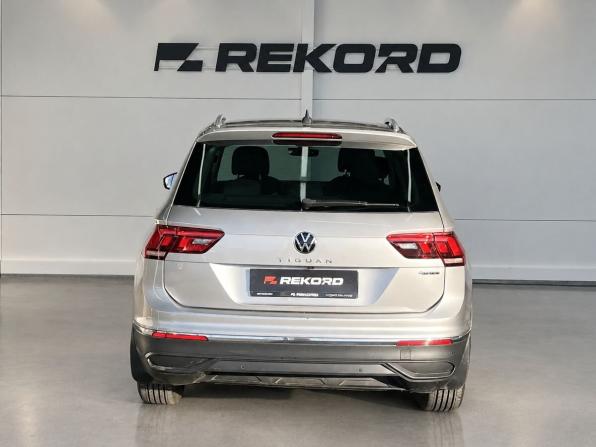 Volkswagen Tiguan II Рестайлинг с пробегом 2020 года, цена 2 649 000 рублей, 182000 км, внедорожник, Автокод Объявления