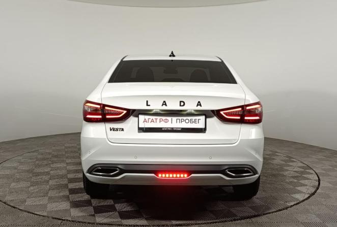Lada (ВАЗ) Vesta I Рестайлинг (NG) с пробегом 2024 года, цена 1 370 000 рублей, 5842 км, седан, Автокод Объявления