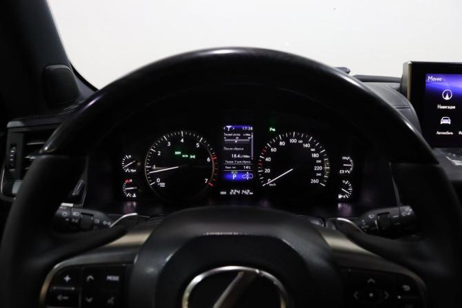 Lexus LX III Рестайлинг 2 с пробегом 2019 года, цена 8 990 000 рублей, 224142 км, внедорожник, Автокод Объявления