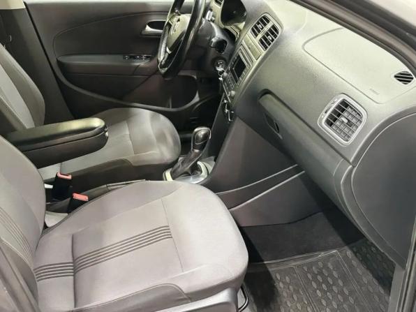 Volkswagen Polo V Рестайлинг с пробегом 2016 года, цена 877 000 рублей, 200000 км, седан, Автокод Объявления