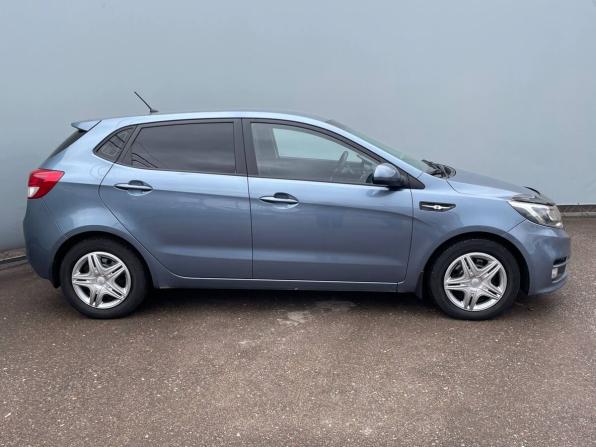 Kia Rio III Рестайлинг с пробегом 2015 года, цена 899 000 рублей, 178522 км, хэтчбек, Автокод Объявления