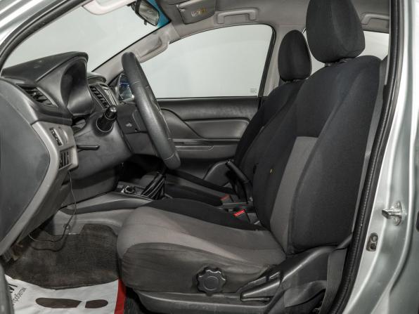 Mitsubishi L200 V с пробегом 2015 года, цена 1 395 000 рублей, 158352 км, offers.body_type.unknown, Автокод Объявления