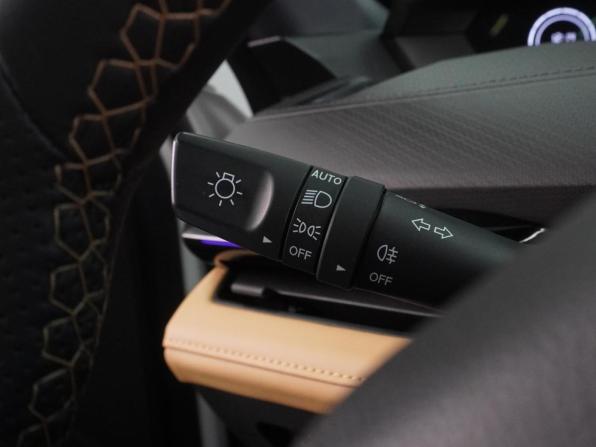 Changan UNI-V I с пробегом 2023 года, цена 2 099 000 рублей, 63373 км, лифтбек, Автокод Объявления
