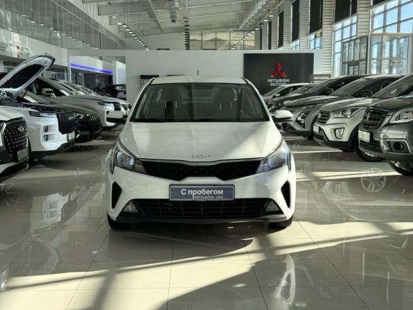 Kia Rio IV Рестайлинг с пробегом 2021 года, цена 1 450 000 рублей, 93435 км, седан, Автокод Объявления